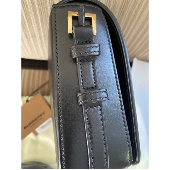 Burberry logo leather Grace crossbody/shoe bag in black - Picture 5 of 6